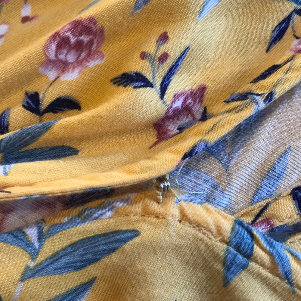 Beautiful yellow romper - Picture 3 of 6